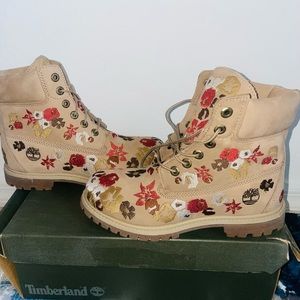 Timberland Women’s 6 inch Premium Waterproof boots